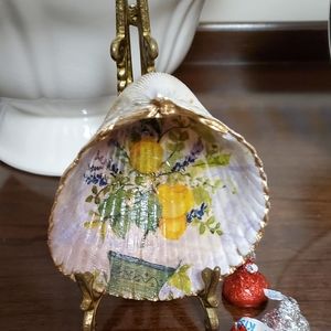 COPY - Handcrafted Rare Cockle Trinket Shell 🍋 Design